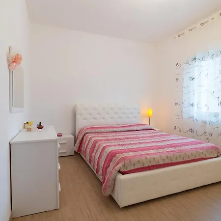 Casa Grazia סנטה תרזה די ריבה